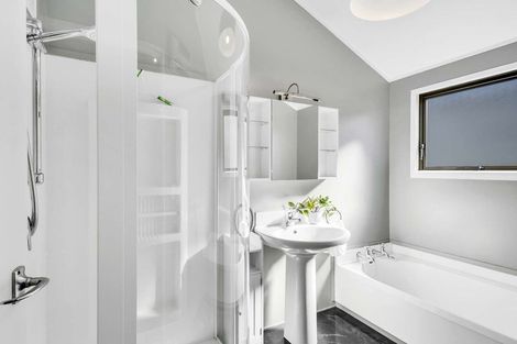 Photo of property in 37 Hikanui Drive, Havelock North, 4130