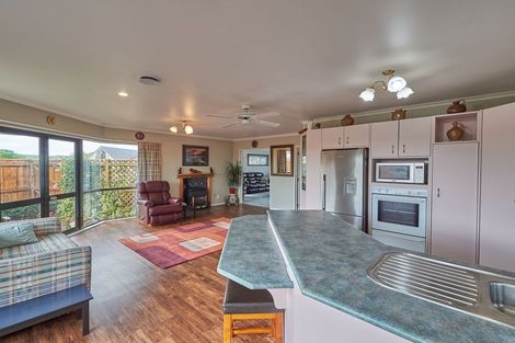 Photo of property in 40 Royal Oak Drive, Kelvin Grove, Palmerston North, 4414