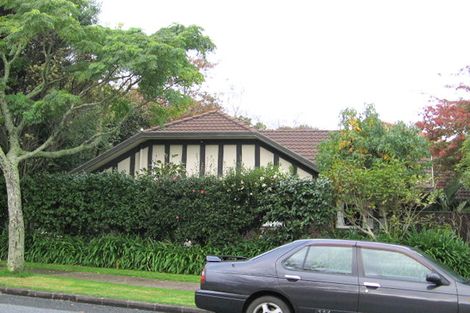 Photo of property in 11 Voltaire Court, Botany Downs, Auckland, 2010