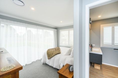 Photo of property in 2 Oldfield Lane, Marton, 4710