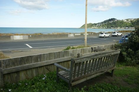 Photo of property in 20 Lyall Parade, Lyall Bay, Wellington, 6022