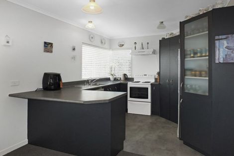 Photo of property in 62 Andrews Street, Foxton Beach, Foxton, 4815