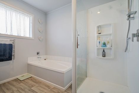 Photo of property in 1 Kawakawa Road, Whitianga, 3510