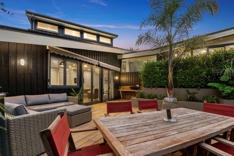 Photo of property in 70b Grand Vue Road, Kawaha Point, Rotorua, 3010