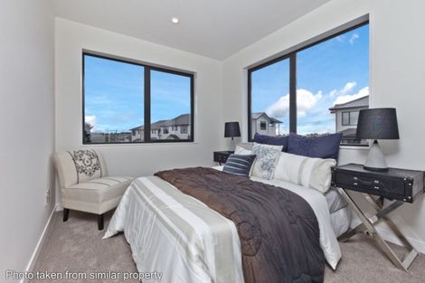 Photo of property in 128 Mcclymonts Road, Oteha, Auckland, 0632