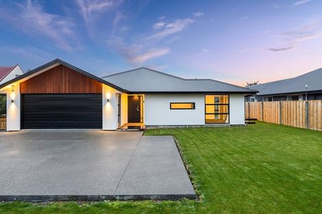 Photo of property in 105 Kippenberger Avenue, Rangiora, 7400