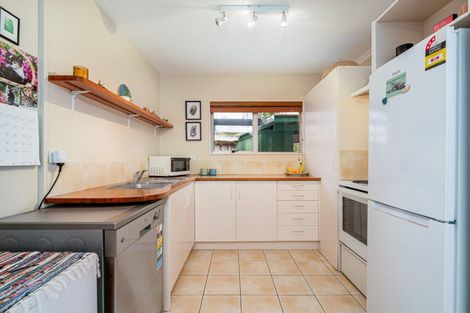 Photo of property in 1/22 Wirihana Road, Titirangi, Auckland, 0604