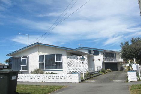 Photo of property in 31 Lake Terrace Road, Burwood, Christchurch, 8061