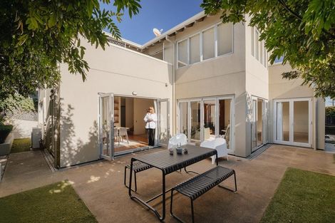 Photo of property in 215b Oceanbeach Road, Mount Maunganui, 3116