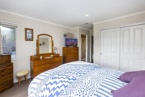 Photo of property in 48 King Charles Drive, Kingsley Heights, Upper Hutt, 5018