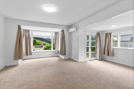 Photo of property in 88 Queenwood Road, Levin, 5510