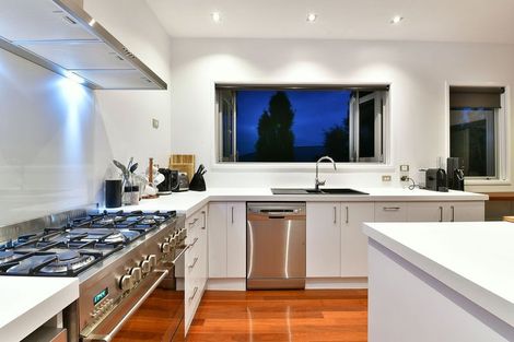 Photo of property in 2 Andre Rise, Stanmore Bay, Whangaparaoa, 0932