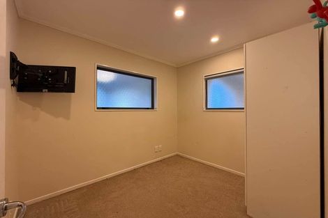Photo of property in 10 Cabbage Tree Grove, Woodridge, Wellington, 6037