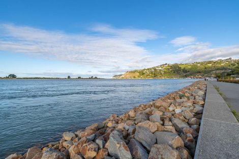 Photo of property in 1/32 Taupata Street, Redcliffs, Christchurch, 8081