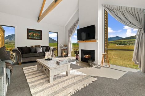 Photo of property in 60 Cunninghams Drive, Jacks Point, Queenstown, 9371