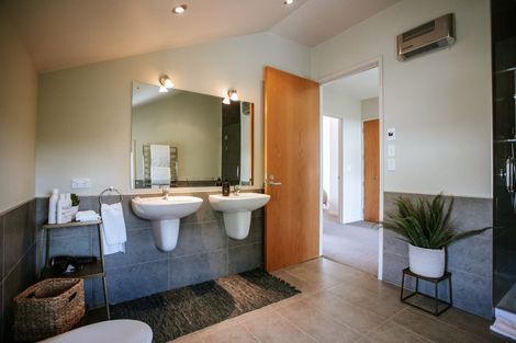 Photo of property in 19 Faulks Terrace, Wanaka, 9305