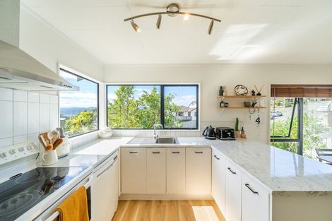 Photo of property in 1/150 Tirohanga Road, Tirohanga, Lower Hutt, 5010