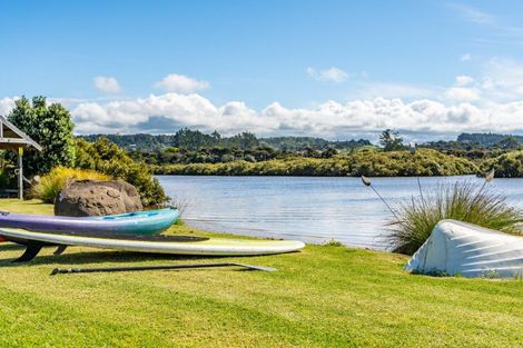 Photo of property in 32 Thelma Road, Mangawhai Heads, Mangawhai, 0505