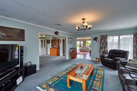 Photo of property in 40 Royal Oak Drive, Kelvin Grove, Palmerston North, 4414