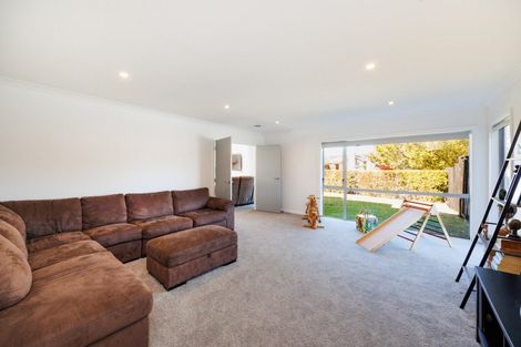 Photo of property in 1 Silicon Way, Fitzherbert, Palmerston North, 4410