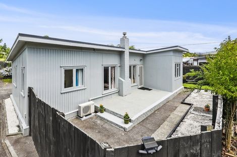Photo of property in 2/176 Henderson Valley Road, Henderson, Auckland, 0612