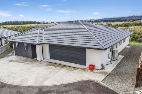 Photo of property in 42 Silicon Way, Fitzherbert, Palmerston North, 4410