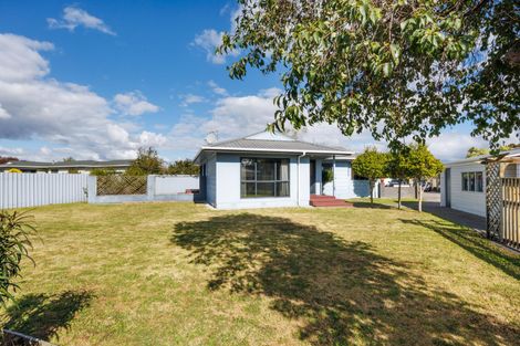 Photo of property in 28 Peppertree Glade, Kelvin Grove, Palmerston North, 4414