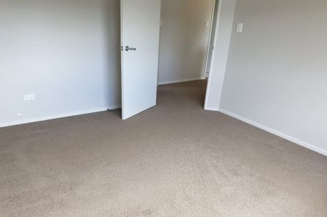 Photo of property in 34a Divich Avenue, Te Atatu South, Auckland, 0610