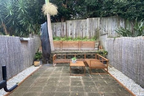 Photo of property in 3/206 Manuka Road, Bayview, Auckland, 0629