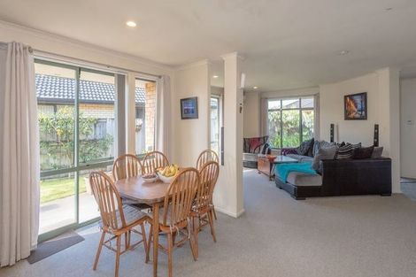 Photo of property in 5 Locksley Lane, Hamilton East, Hamilton, 3216