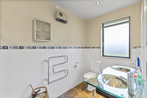 Photo of property in 28 Pukutahi Drive, Te Anau, 9600