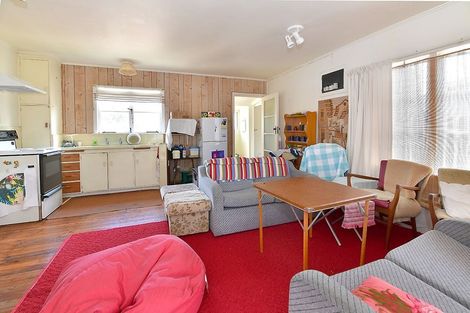 Photo of property in 175 Vipond Road, Stanmore Bay, Whangaparaoa, 0932