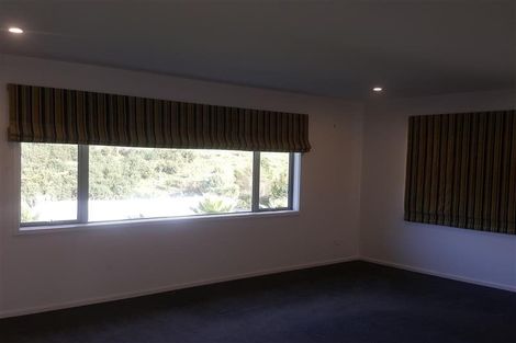 Photo of property in 13 Heta Road, Highlands Park, New Plymouth, 4312