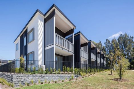 Photo of property in 8/27 Dida Park Drive, Kumeu, 0810