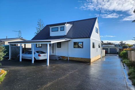 Photo of property in 38 Holiday Road, Stanmore Bay, Whangaparaoa, 0932