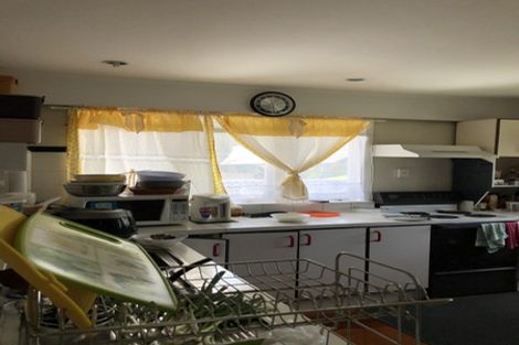 Photo of property in 125 Millbrook Road, Sunnyvale, Auckland, 0612