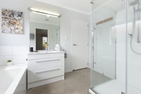 Photo of property in 781 Grenada Street, Papamoa Beach, Papamoa, 3118