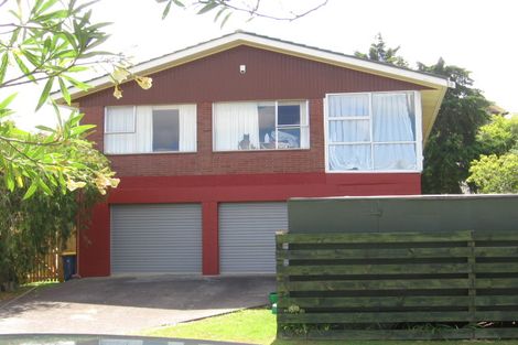 Photo of property in 19 Wyoming Avenue, Murrays Bay, Auckland, 0630