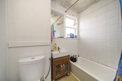 Photo of property in 118 Rangiora Avenue, Roslyn, Palmerston North, 4414