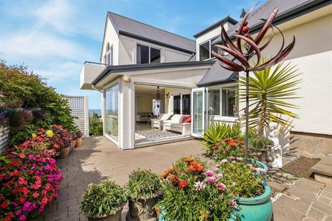 Photo of property in 9 Dunkeld Lane, Redcliffs, Christchurch, 8081