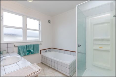 Photo of property in 49 Lohia Street, Khandallah, Wellington, 6035