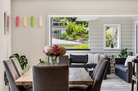 Photo of property in 16 Rewi Street, Torbay, Auckland, 0630