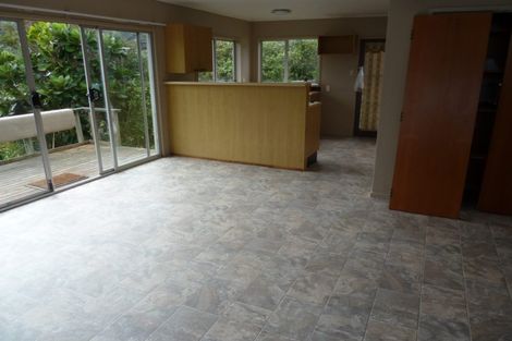 Photo of property in 13 Beach Valley Road, Piha, 0772