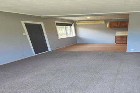 Photo of property in 40 Ruskin Road, Newlands, Wellington, 6037