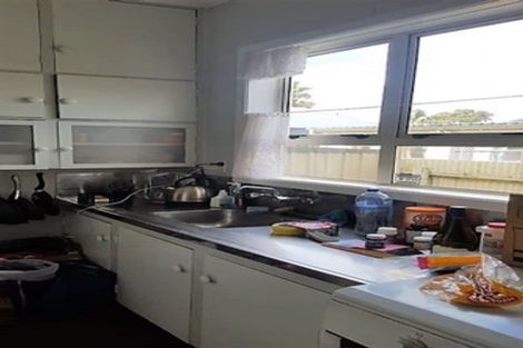 Photo of property in 15 Grande Vue Road, Papatoetoe, Auckland, 2025