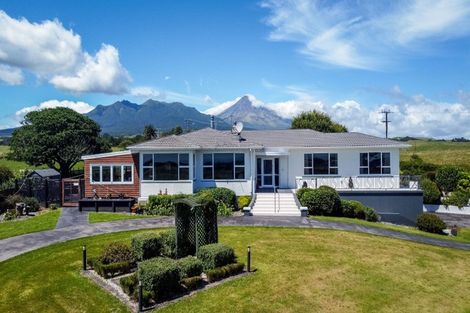 Photo of property in 377 Dover Road, Okato, New Plymouth, 4374