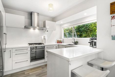 Photo of property in 1/6 Phillipa Place, Browns Bay, Auckland, 0630