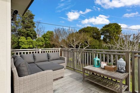 Photo of property in 1 Surf Road, Stanmore Bay, Whangaparaoa, 0932