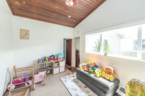 Photo of property in 11 Kelvin Street, Aramoho, Wanganui, 4500