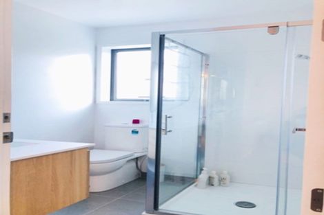 Photo of property in 74 Park Road, Glenfield, Auckland, 0629